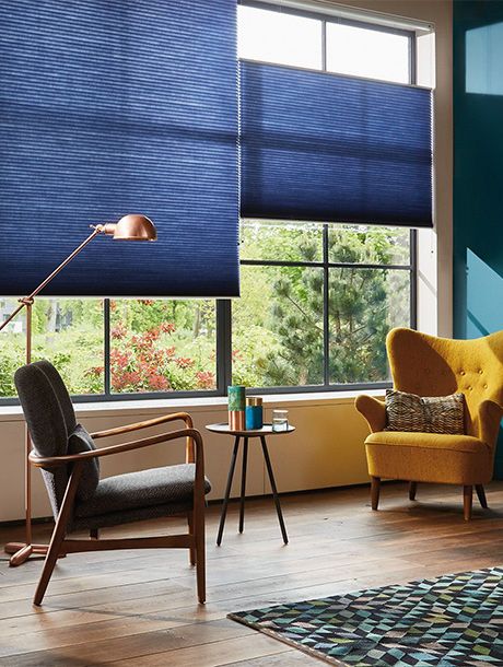 Blauwe raamdecoratie Luxaflex