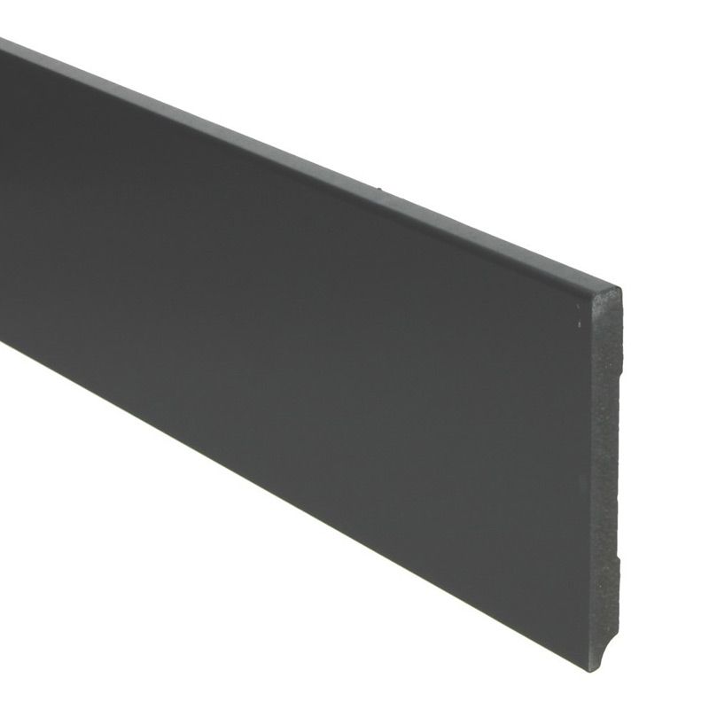 Hoge plint Modern zwart